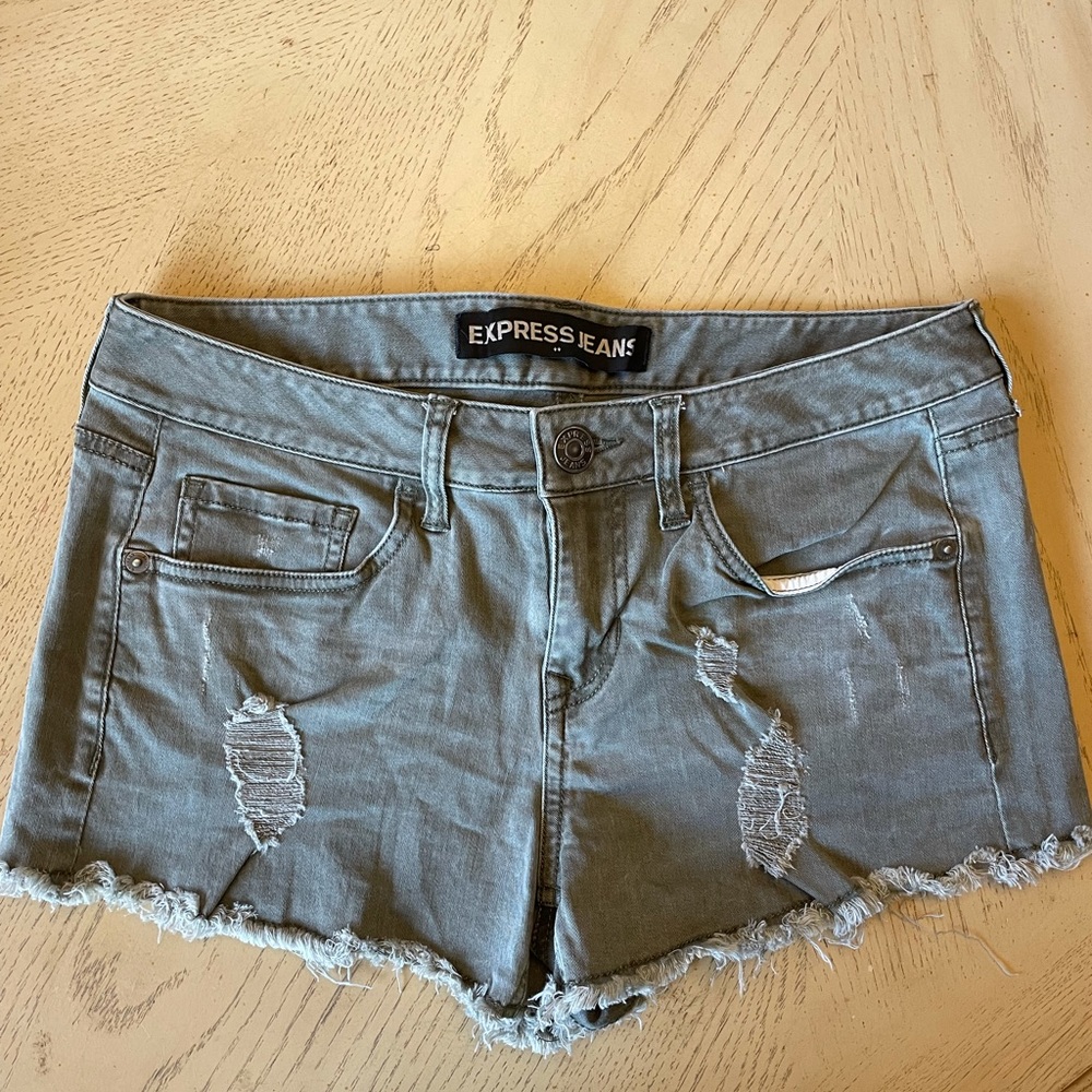 Express olive green shorts